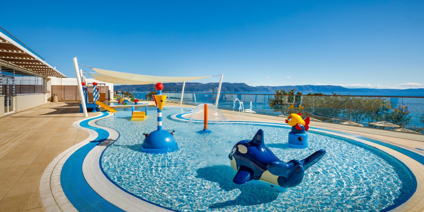 Explore Croatia's top family hotels for a memorable vacation. Immerse yourself in breathtaking nature, stunning beaches, great animation for children, and thrilling water activities. Book now for an unforgettable experience!